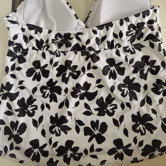 Island Escape Plus Size Floral-Print Halter White 20W - Picture 7 of 9